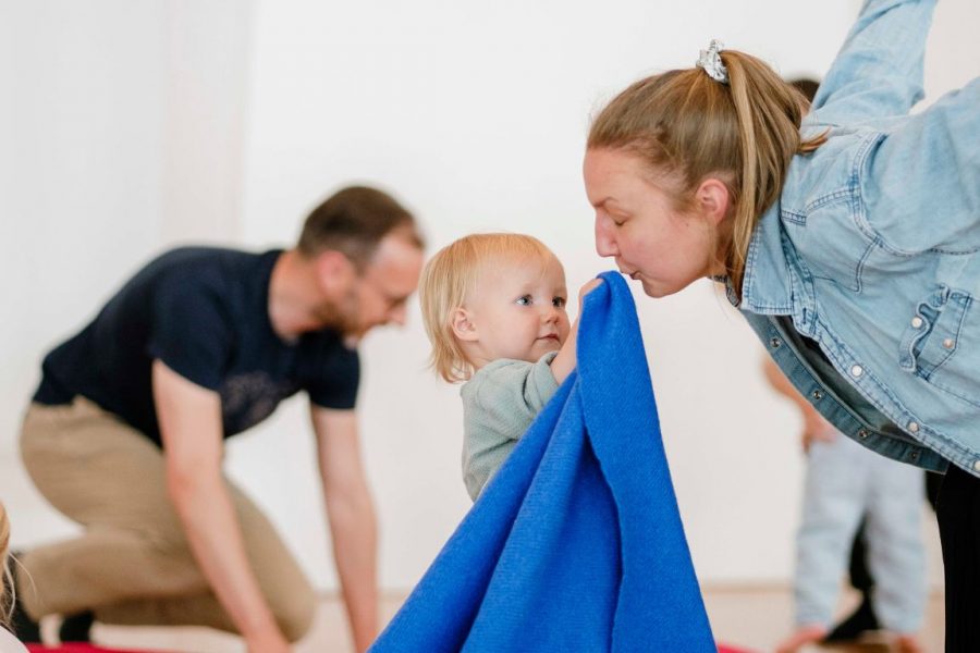 In unserem Kurs für die Kleinsten entdeckst du gemeinsam mit deinem Kind die Welt des Tanzes!